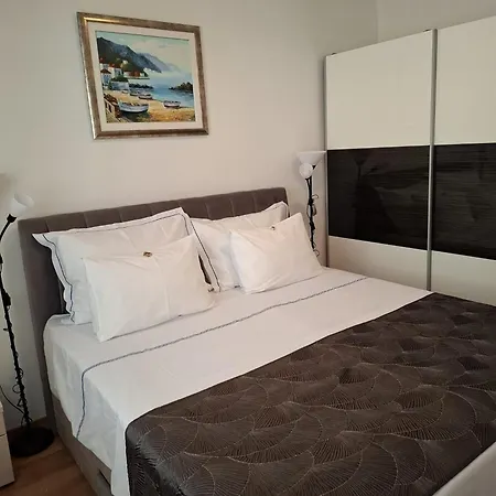 Waterflow Apartman *