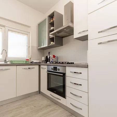 Neda Apartment Bilice