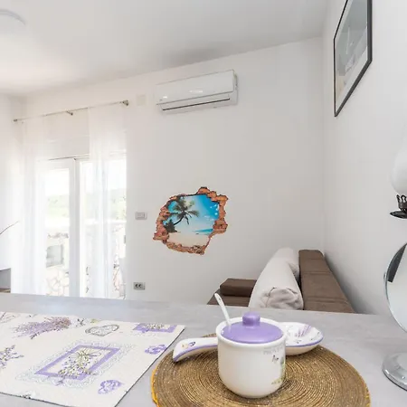 Neda Apartment