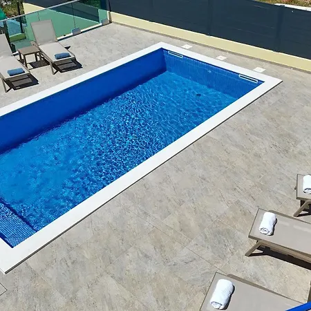 Neda Apartment Bilice