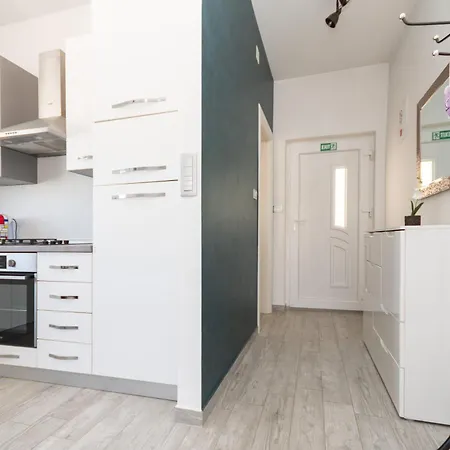 Neda Apartment Bilice